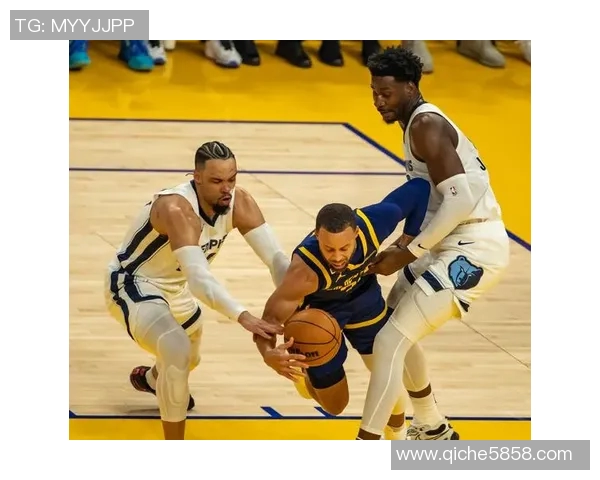 勇士与灰熊激战再续中文解说精彩瞬间回顾与分析